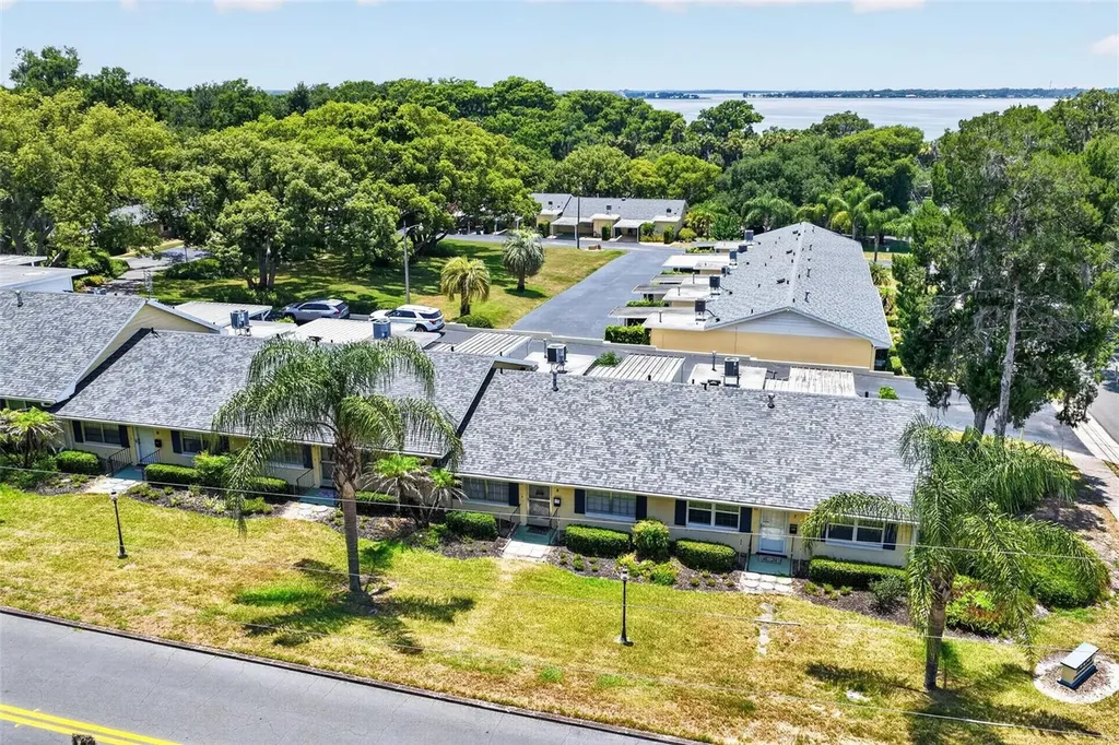 445 S Grandview Street Mount Dora FL 32757
