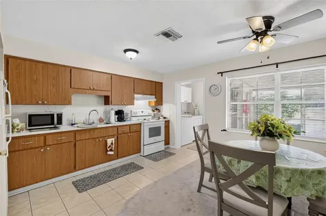 445 S Grandview Street Mount Dora FL 32757