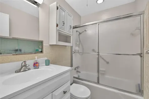 445 S Grandview Street Mount Dora FL 32757