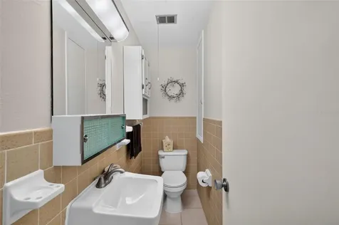 445 S Grandview Street Mount Dora FL 32757