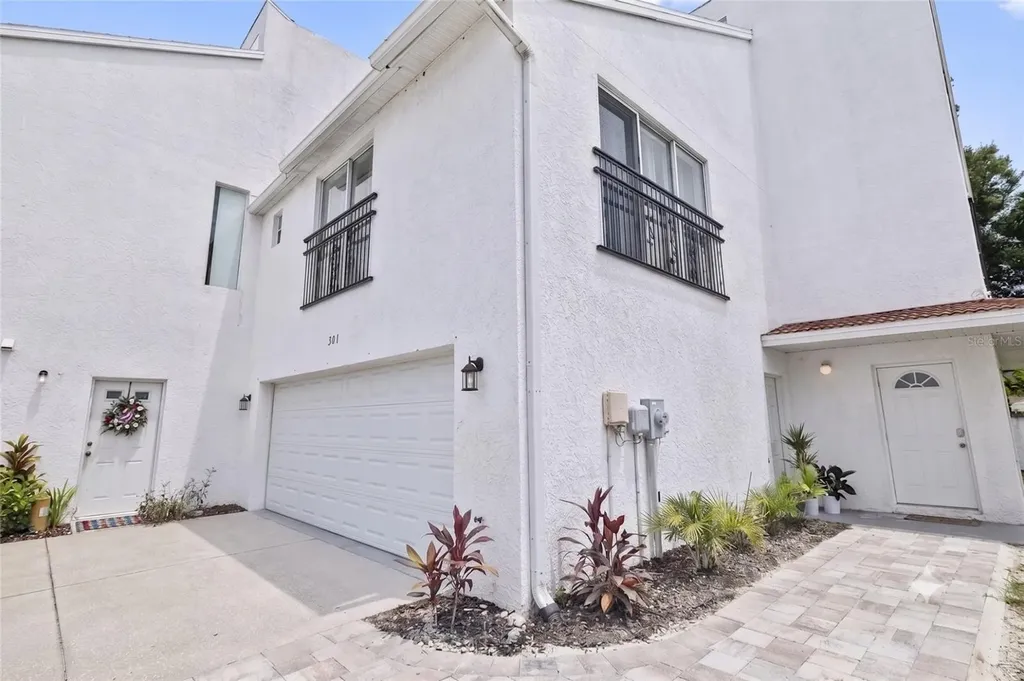 9415 Citrus Glen Place Tampa FL 33618