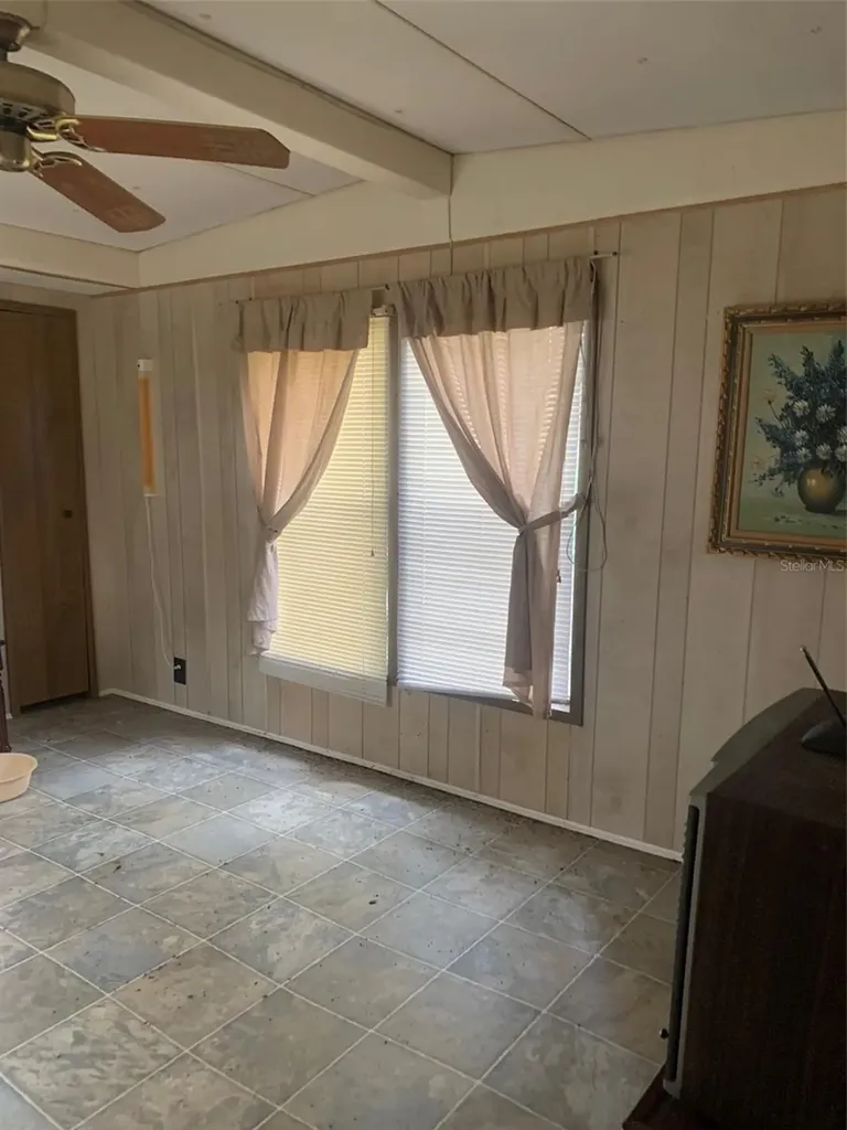 18612 SE 50th Street Ocklawaha FL 32179