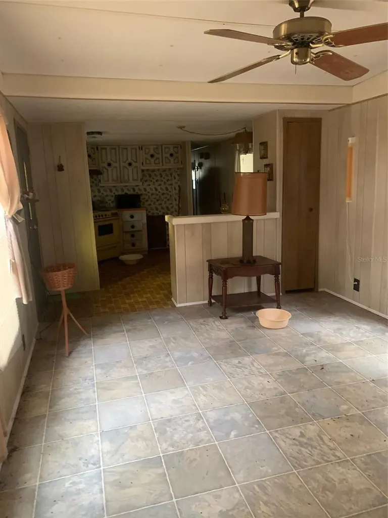 18612 SE 50th Street Ocklawaha FL 32179