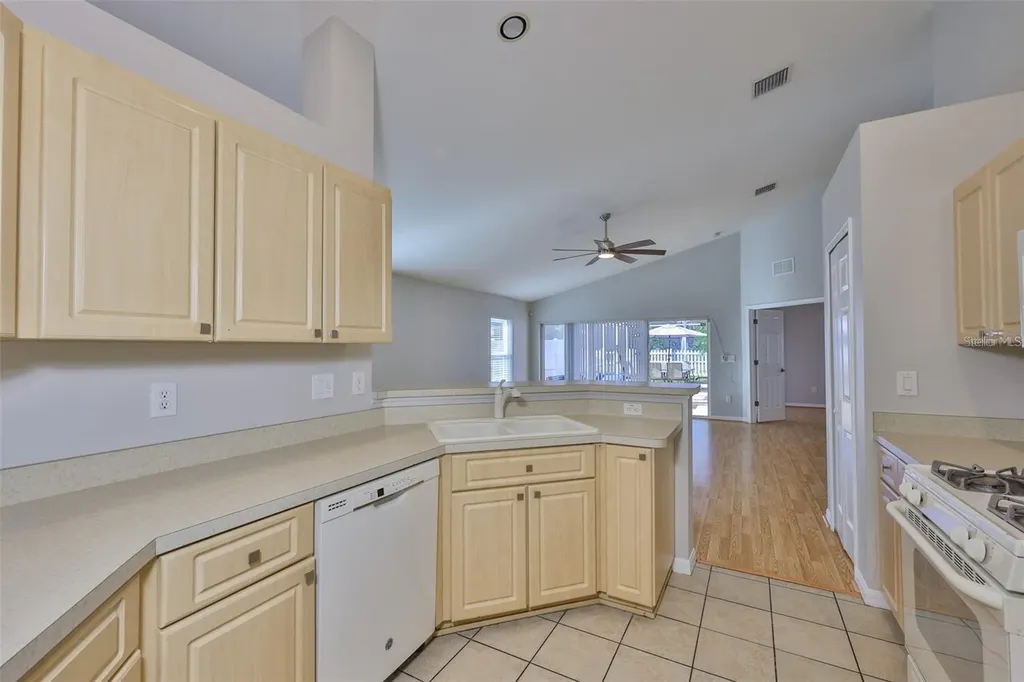 6610 Cambridge Park Drive Apollo Beach FL 33572