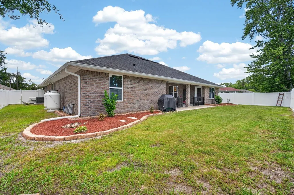 24 Lincoln Lane Palm Coast FL 32137