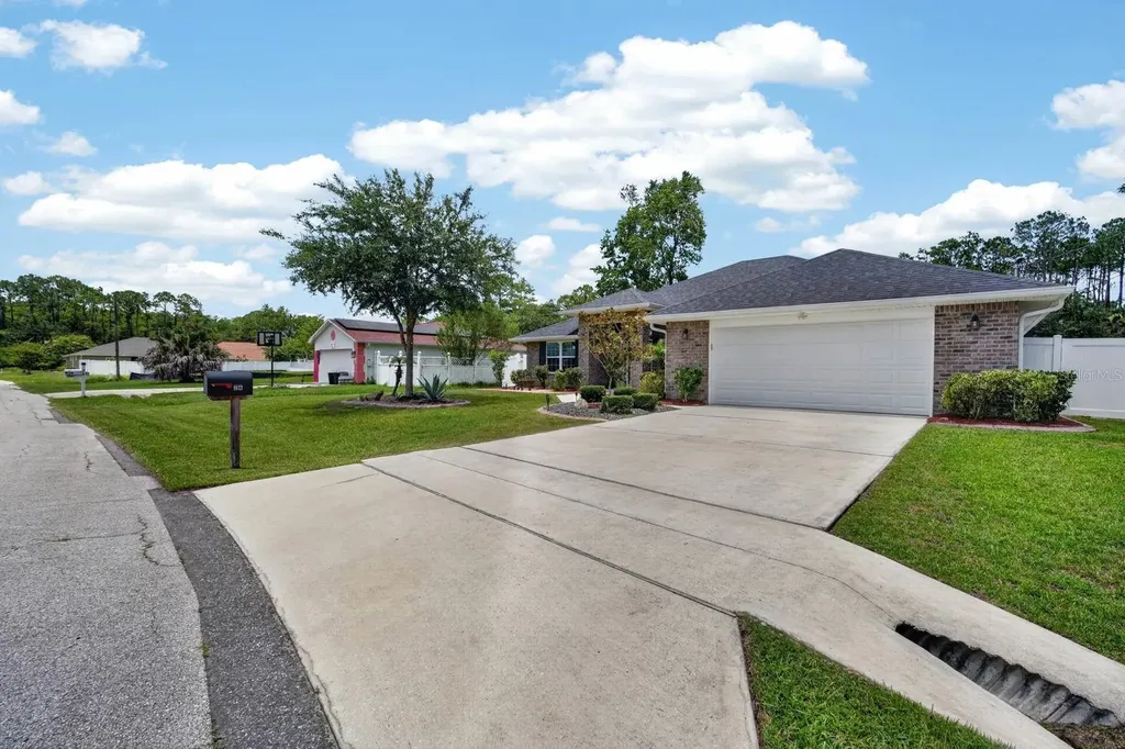 24 Lincoln Lane Palm Coast FL 32137