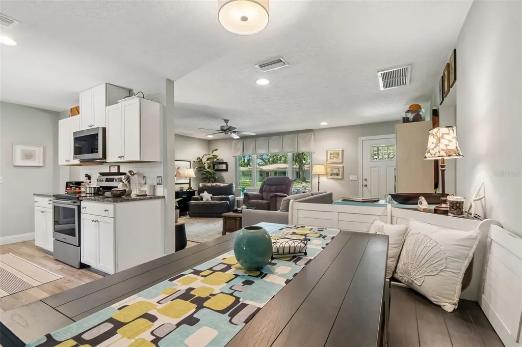 1207 Kapok Circle Clearwater FL 33759