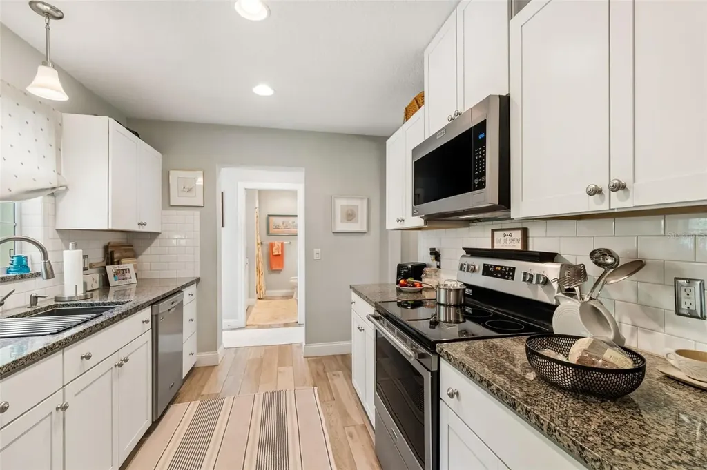 1207 Kapok Circle Clearwater FL 33759