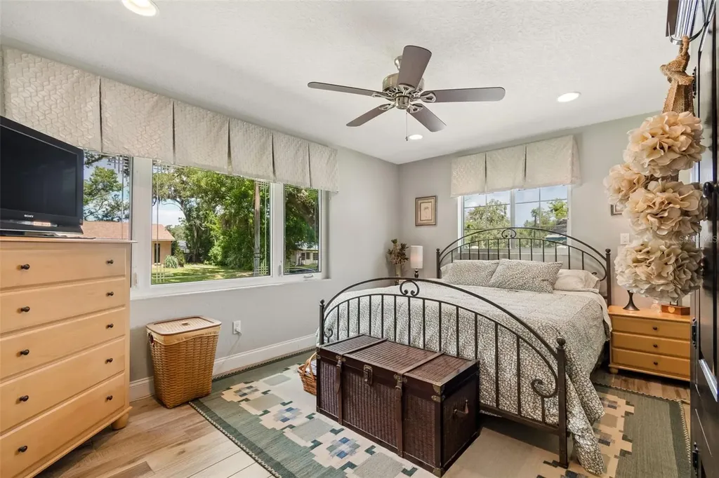 1207 Kapok Circle Clearwater FL 33759