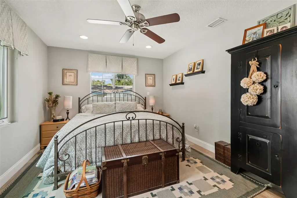 1207 Kapok Circle Clearwater FL 33759