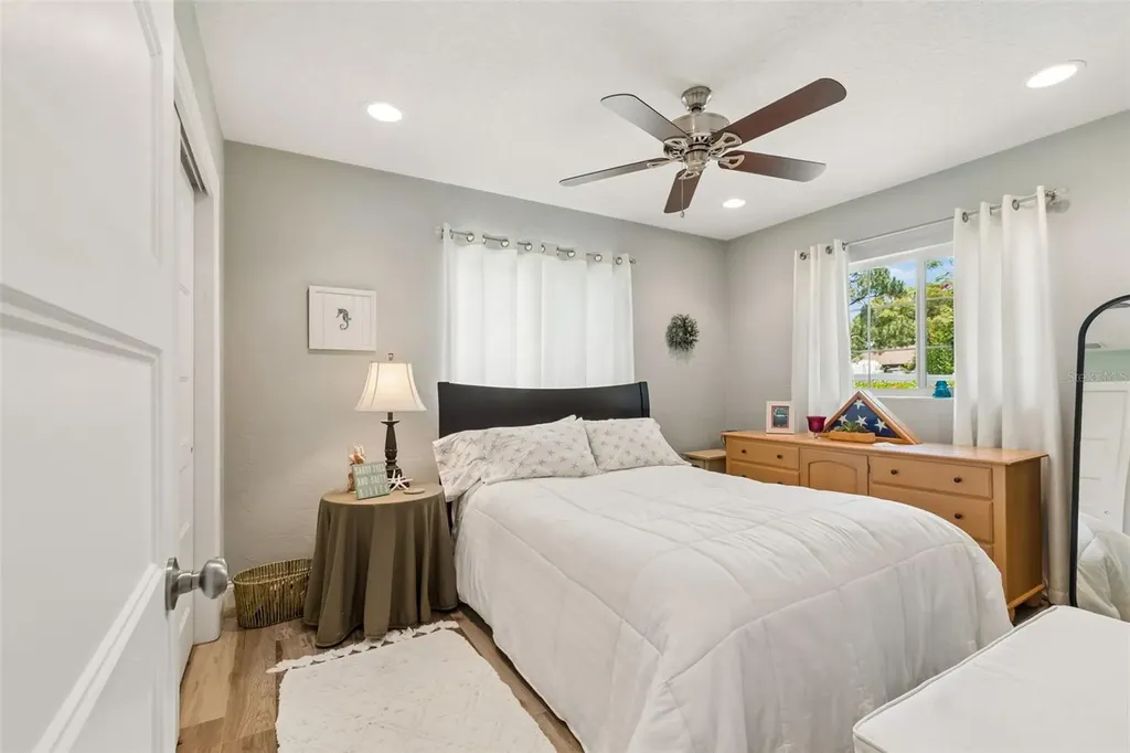 1207 Kapok Circle Clearwater FL 33759
