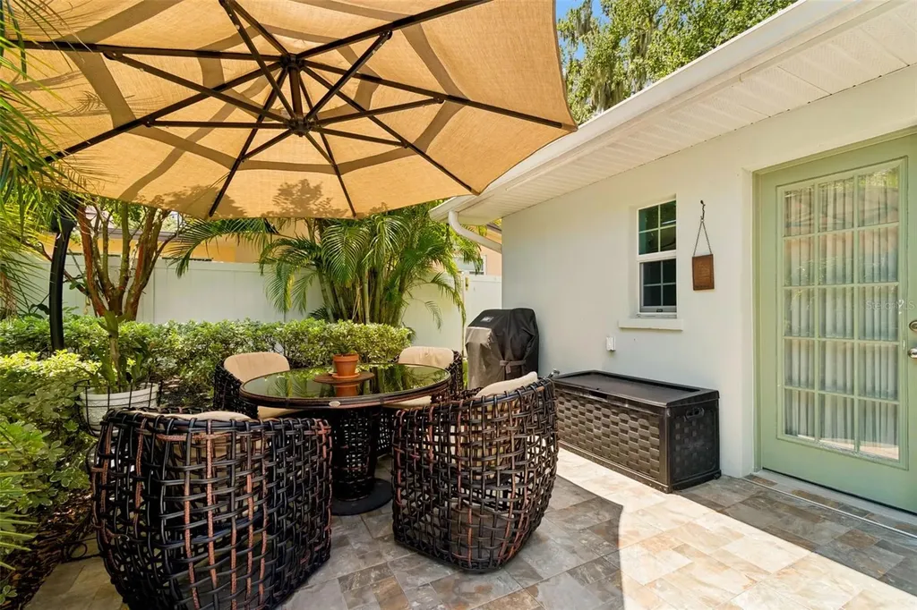 1207 Kapok Circle Clearwater FL 33759