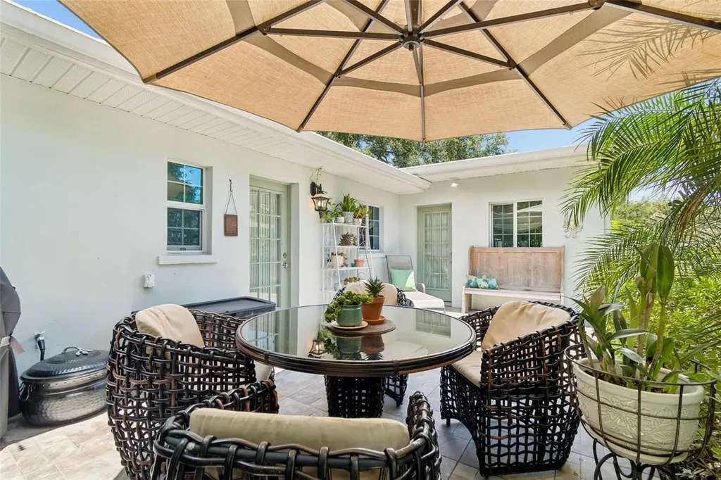1207 Kapok Circle Clearwater FL 33759