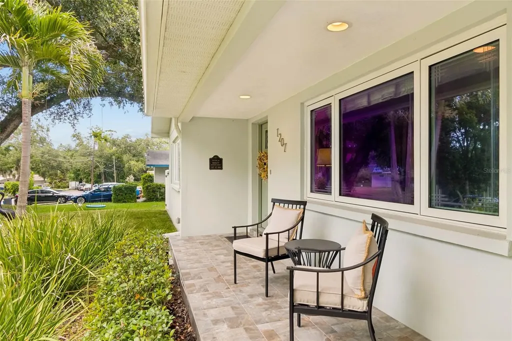 1207 Kapok Circle Clearwater FL 33759