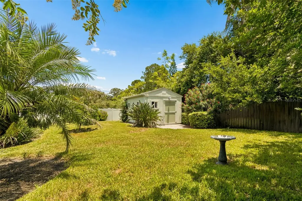 1207 Kapok Circle Clearwater FL 33759