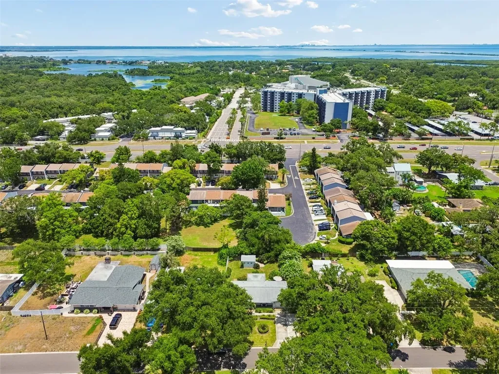 1207 Kapok Circle Clearwater FL 33759