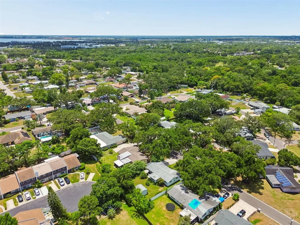 1207 Kapok Circle Clearwater FL 33759