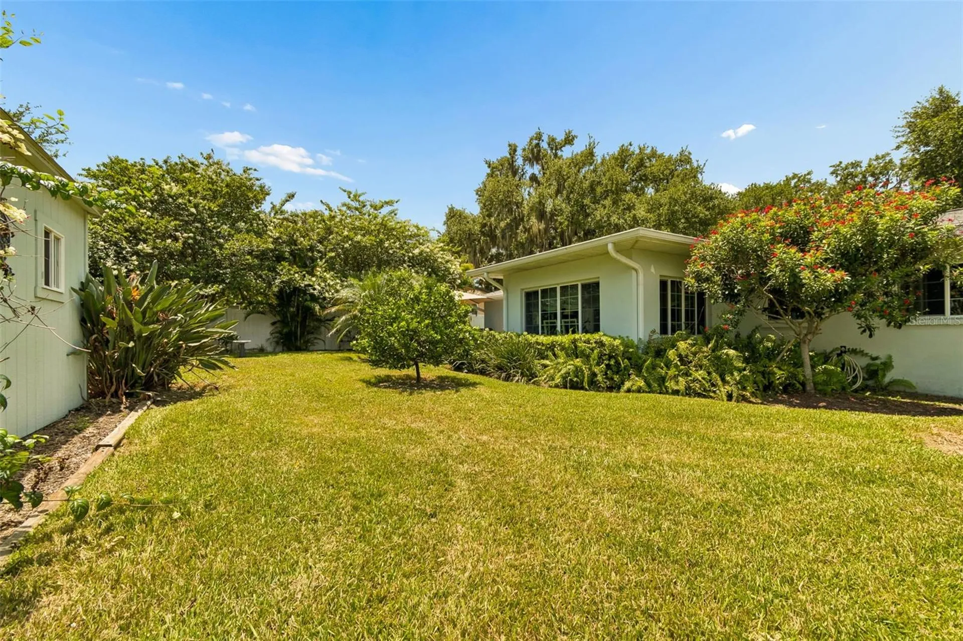 1207 Kapok Circle Clearwater FL 33759