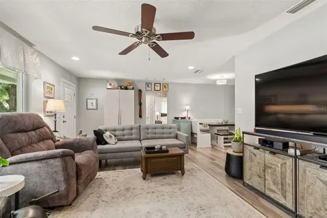 1207 Kapok Circle Clearwater FL 33759