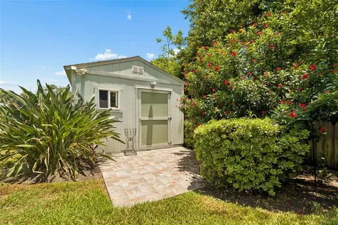 1207 Kapok Circle Clearwater FL 33759