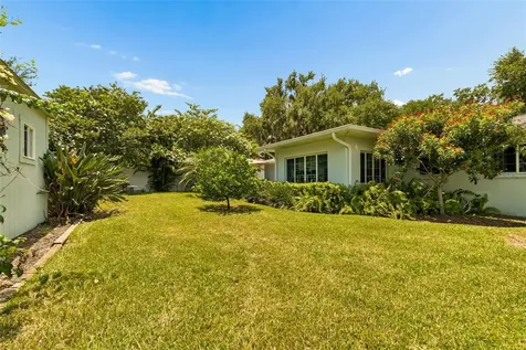 1207 Kapok Circle Clearwater FL 33759