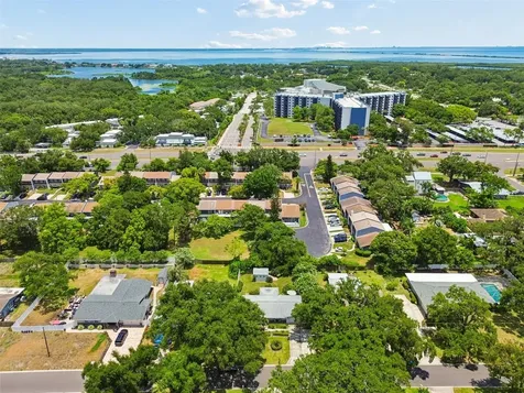 1207 Kapok Circle Clearwater FL 33759