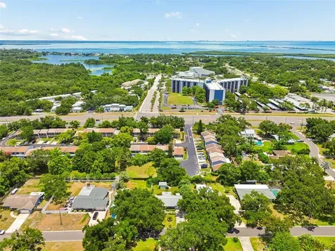 1207 Kapok Circle Clearwater FL 33759