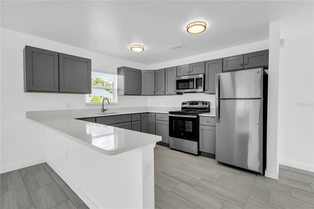 2206 53rd Avenue E Bradenton FL 34203