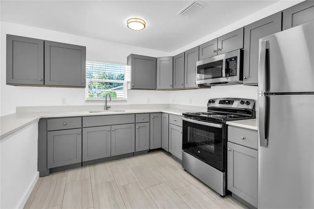 2206 53rd Avenue E Bradenton FL 34203