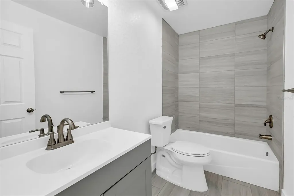 2206 53rd Avenue E Bradenton FL 34203