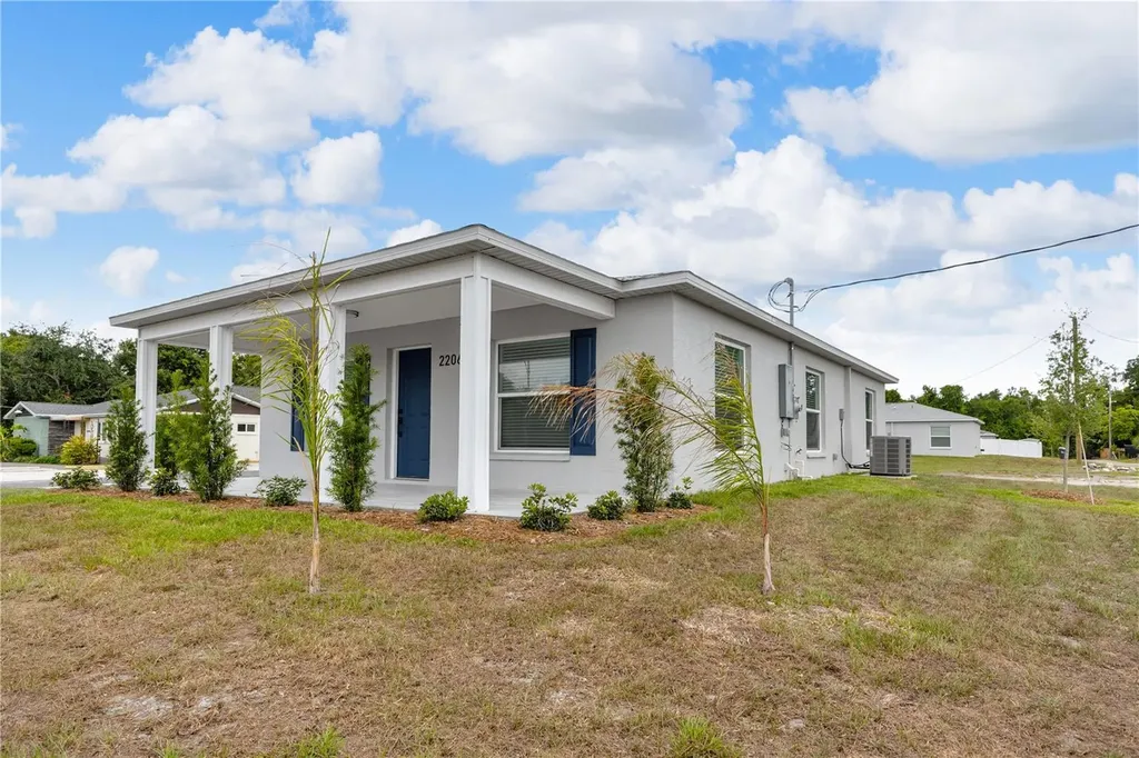 2206 53rd Avenue E Bradenton FL 34203