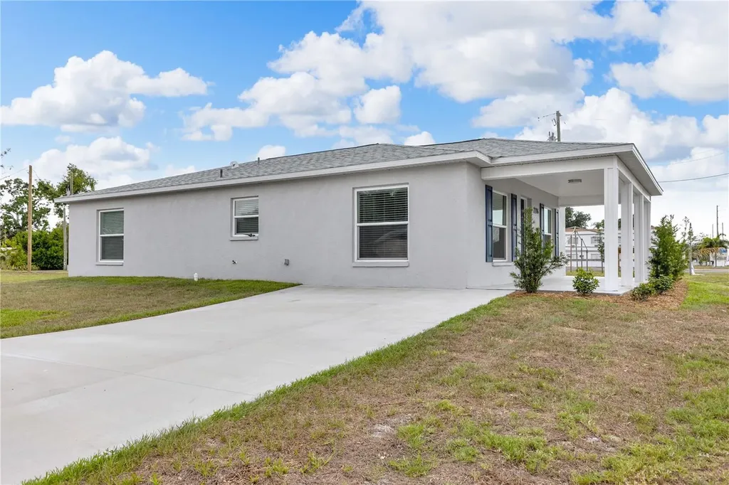 2206 53rd Avenue E Bradenton FL 34203