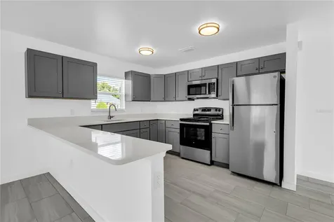 2206 53rd Avenue E Bradenton FL 34203