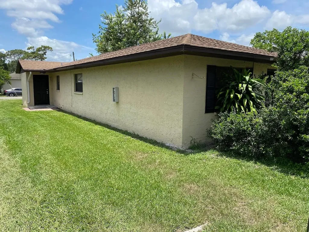 4851 16th Street Zephyrhills FL 33542