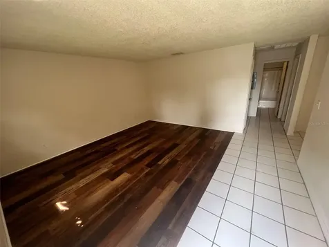 4851 16th Street Zephyrhills FL 33542
