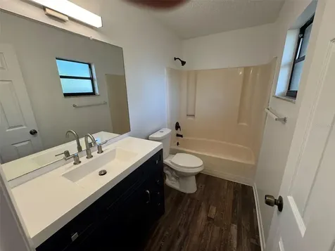 4851 16th Street Zephyrhills FL 33542