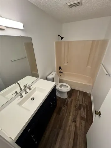 4851 16th Street Zephyrhills FL 33542
