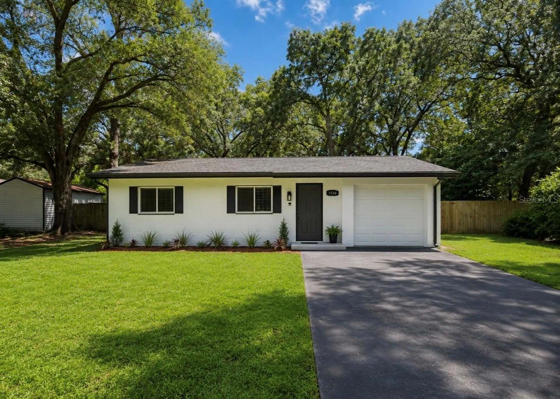 1116 E Winnemissett Avenue Deland FL 32724