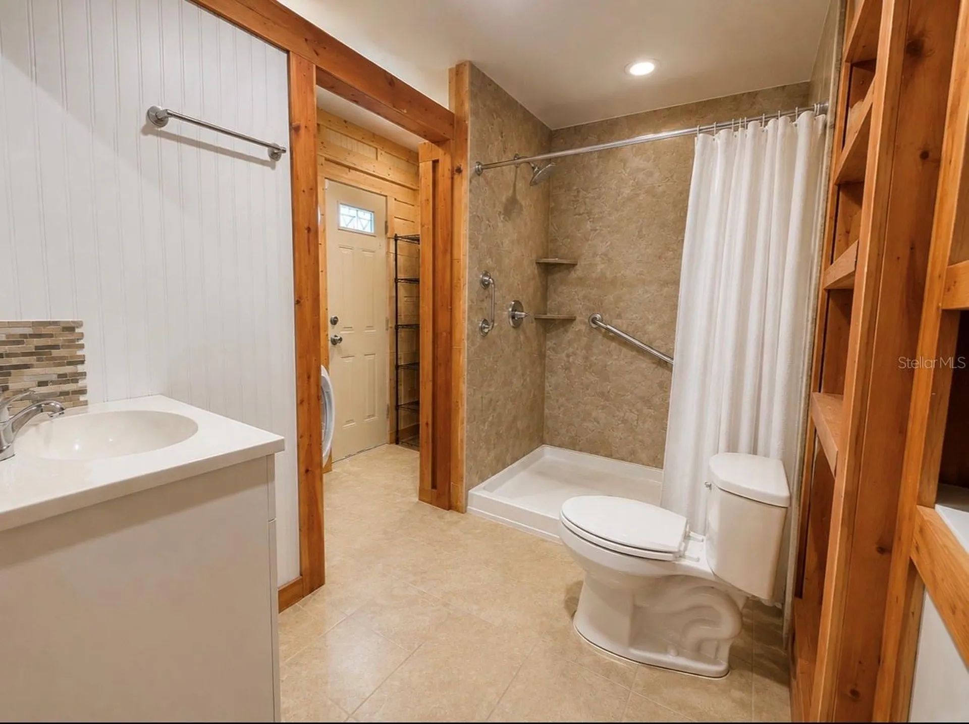 1116 E Winnemissett Avenue Deland FL 32724