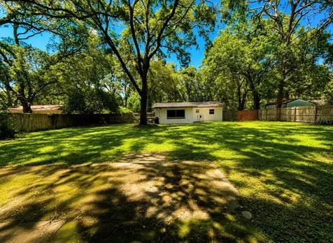 1116 E Winnemissett Avenue Deland FL 32724