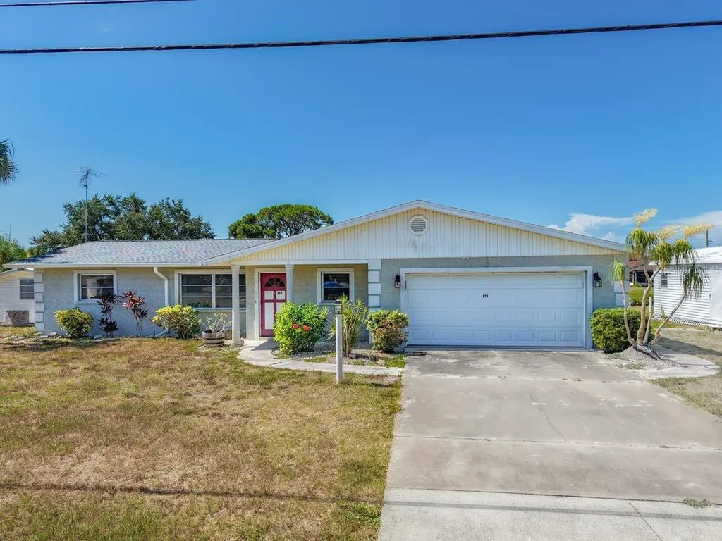 829 E 7th Street Englewood FL 34223