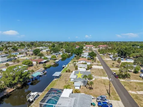 829 E 7th Street Englewood FL 34223