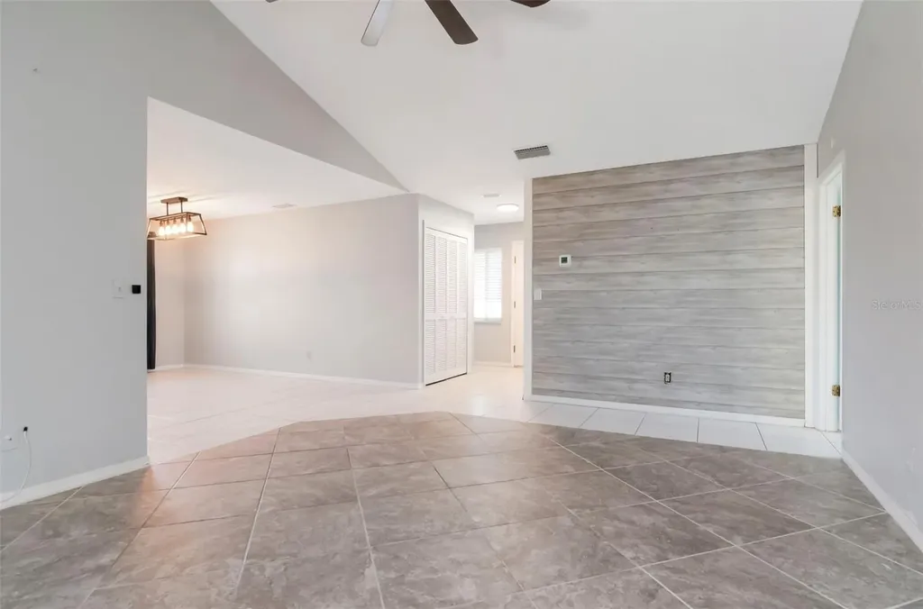 303 Barstow Court Sun City Center FL 33573