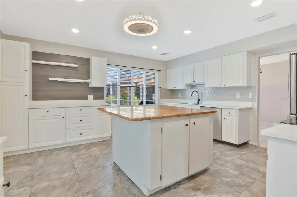 303 Barstow Court Sun City Center FL 33573
