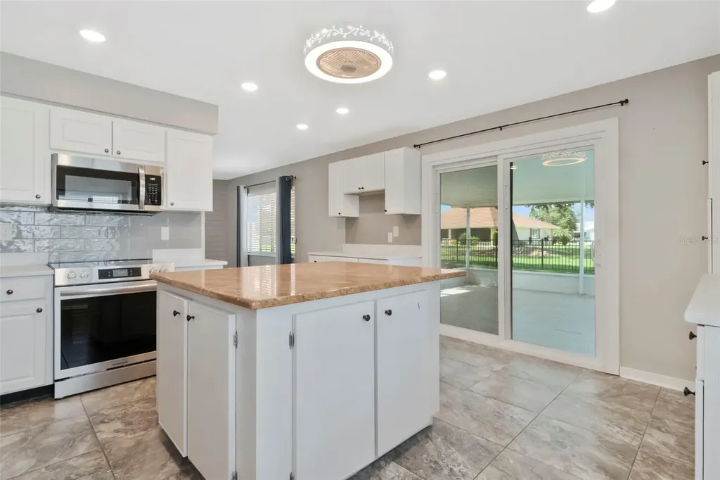 303 Barstow Court Sun City Center FL 33573