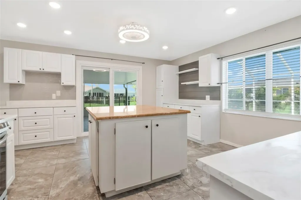 303 Barstow Court Sun City Center FL 33573