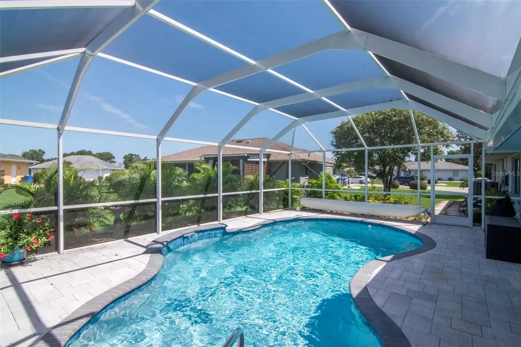 303 Barstow Court Sun City Center FL 33573