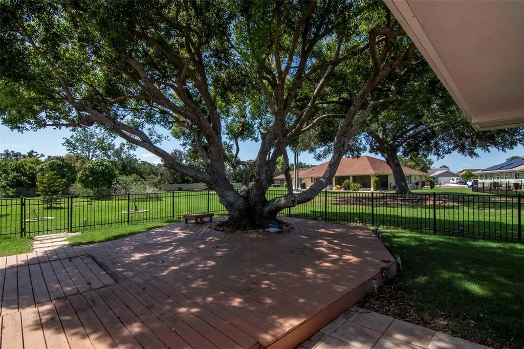303 Barstow Court Sun City Center FL 33573