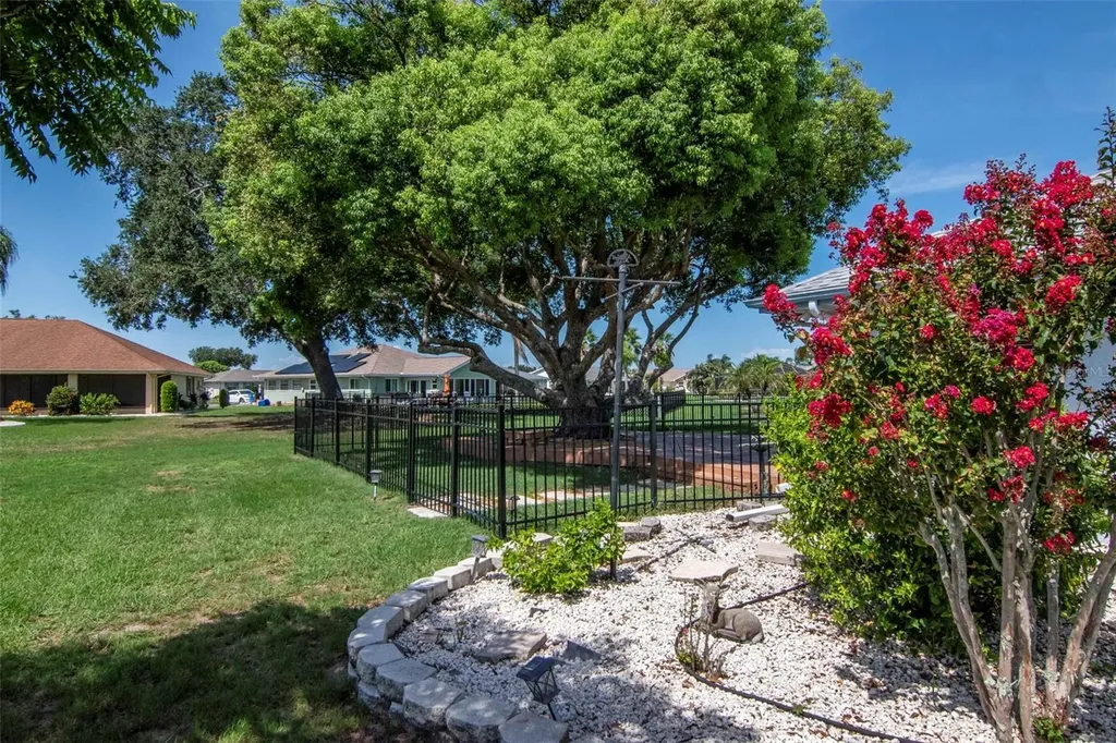 303 Barstow Court Sun City Center FL 33573