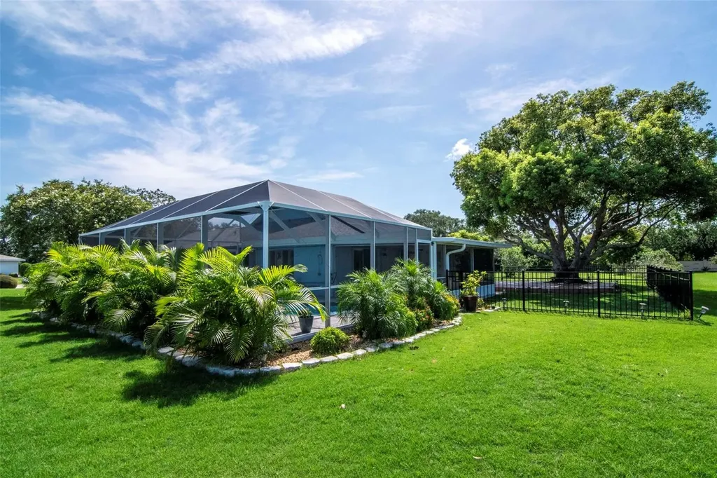 303 Barstow Court Sun City Center FL 33573
